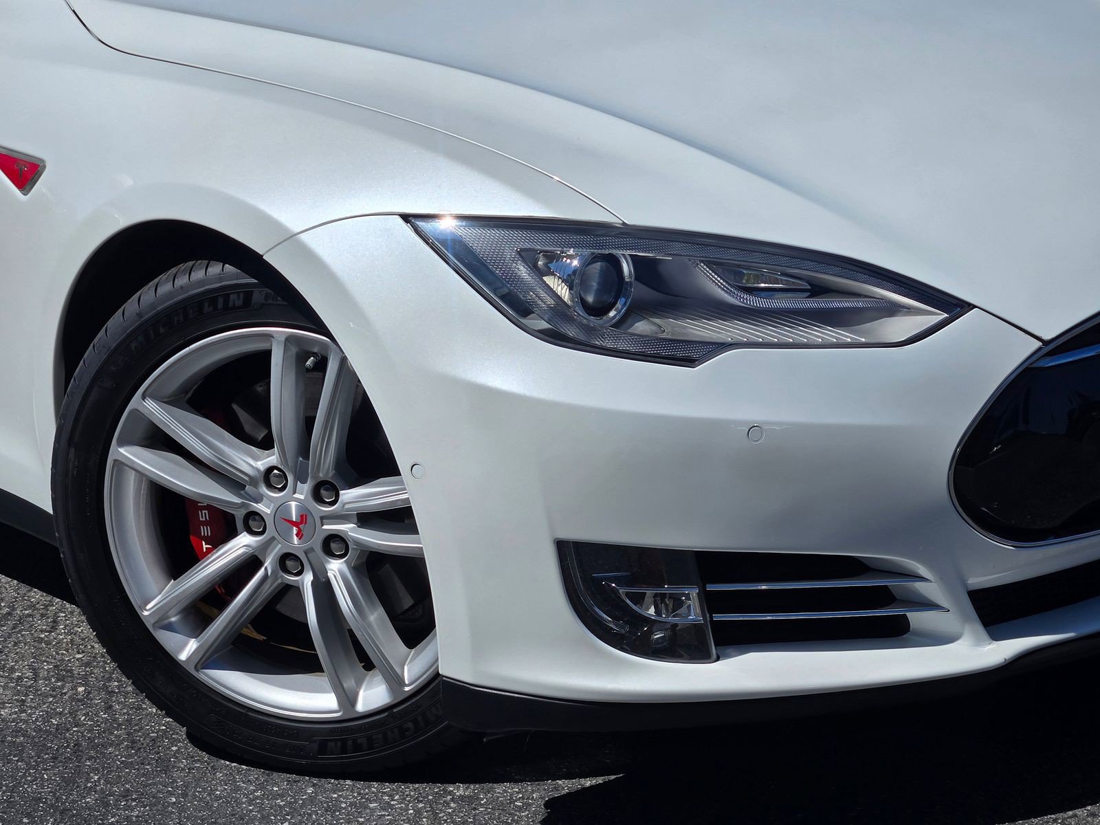 Used 2015 Tesla Model S AWD image 9