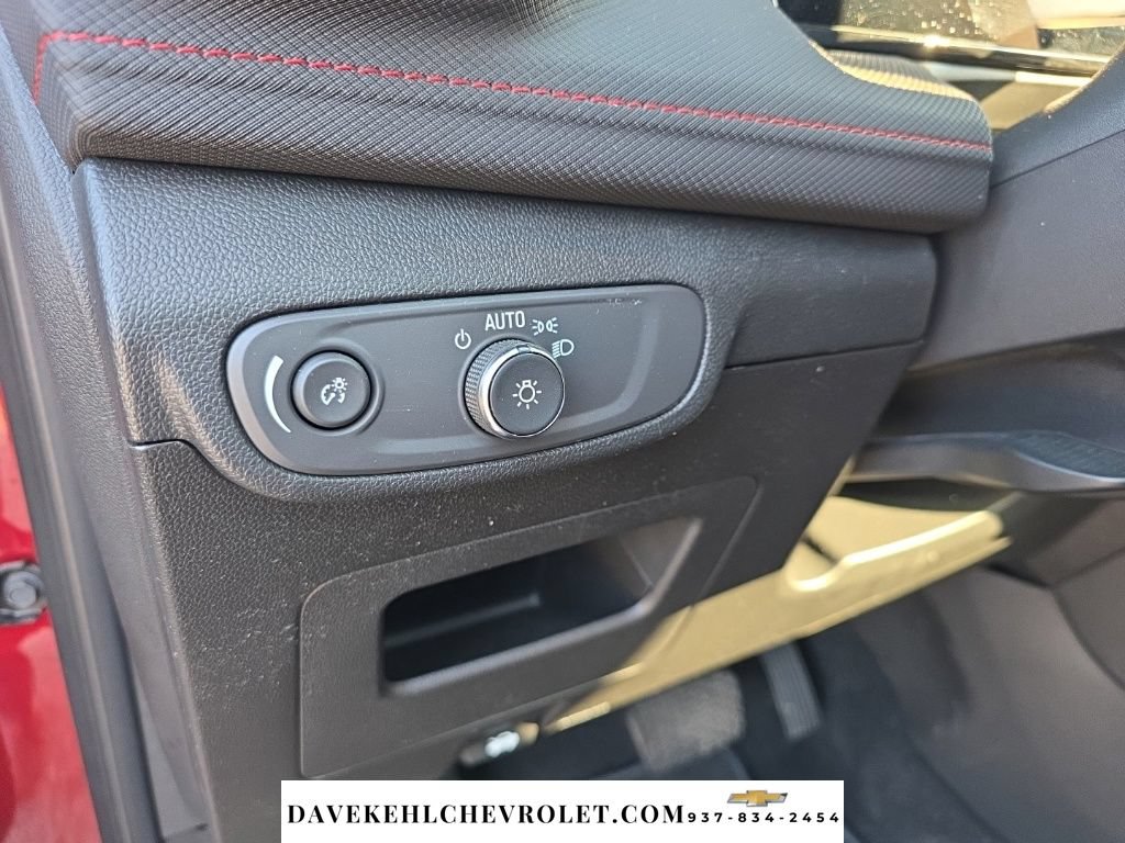 Used 2025 Chevrolet TrailBlazer RS w/ Convenience Package AWD/4WD image 11