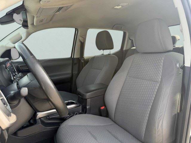 Used 2022 Toyota Tacoma SR5 RWD image 17