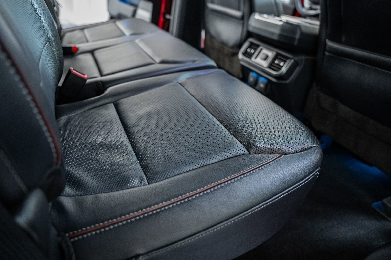Used 2023 Ford F150 Lariat image 41