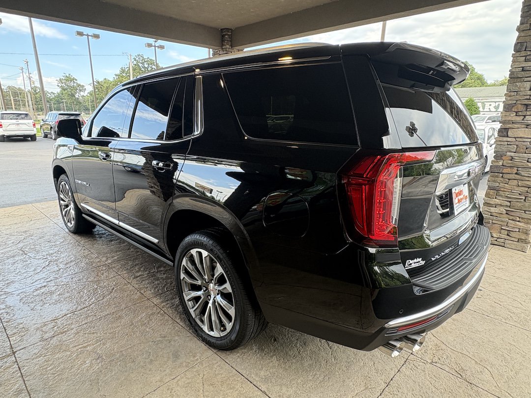 Used 2021 GMC Yukon Denali w/ Denali Premium Package RWD image 8