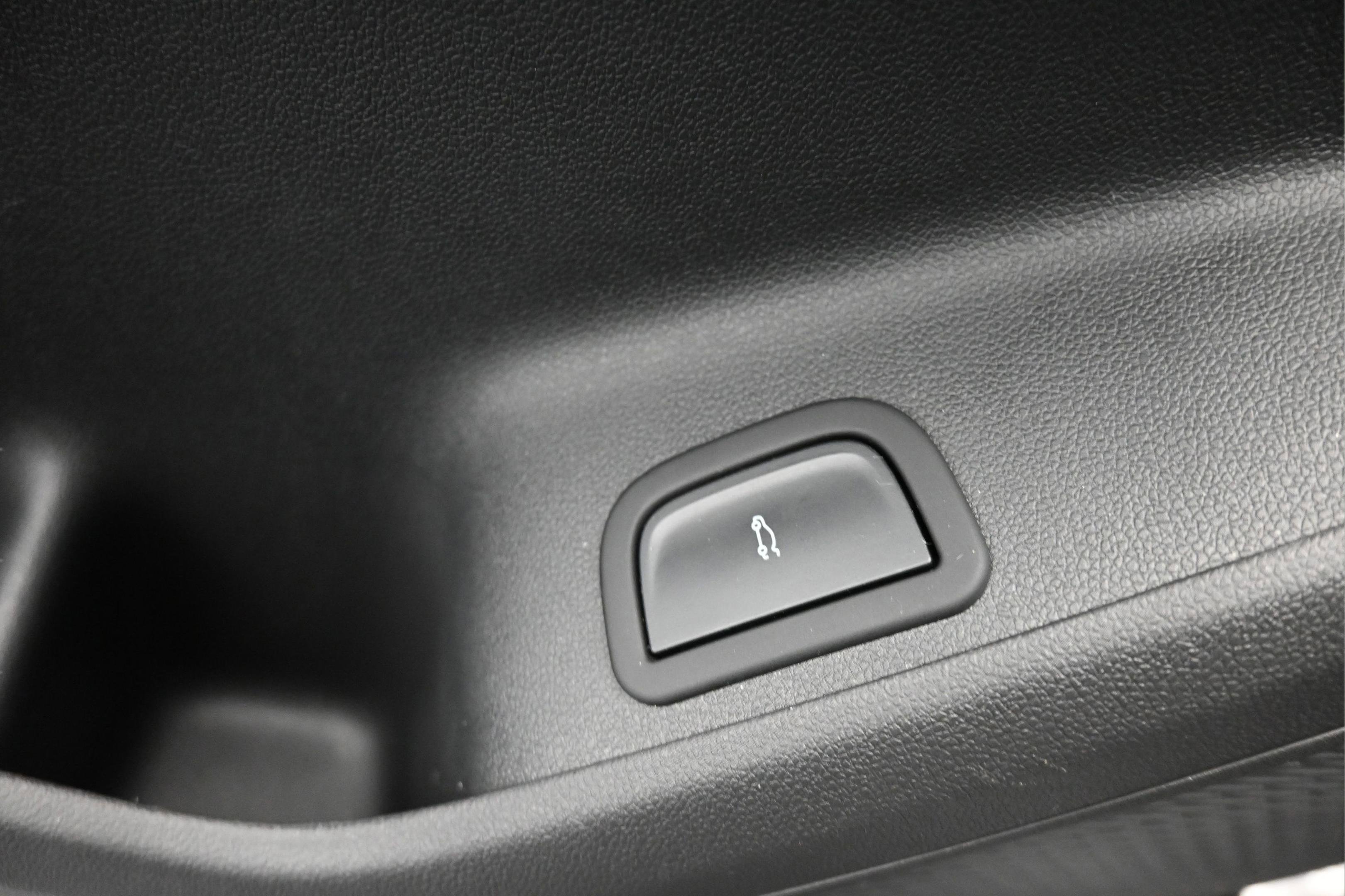 Used 2025 Chevrolet Traverse Z71 image 13