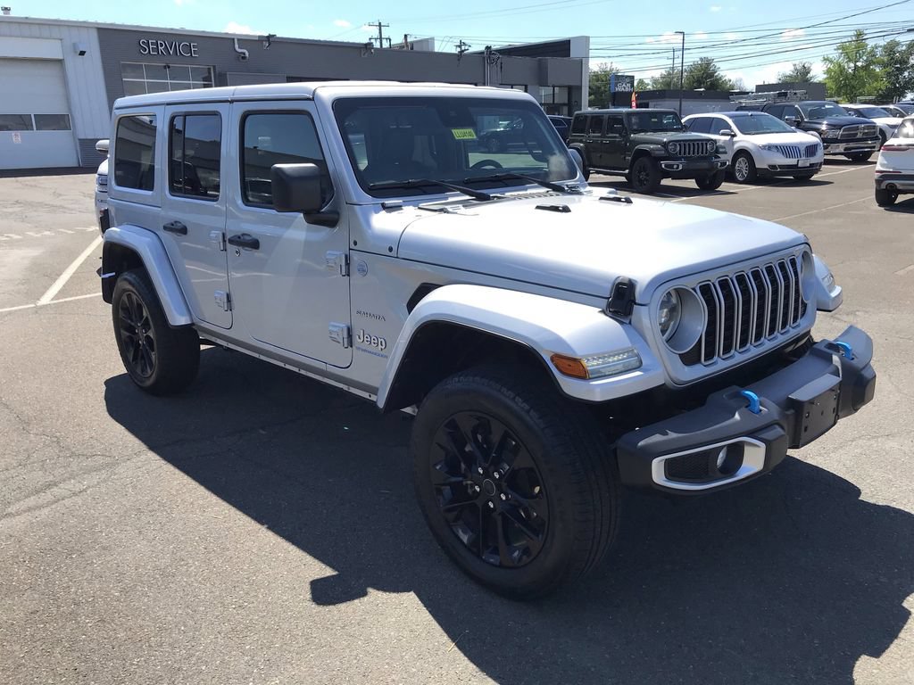 Used 2024 Jeep Wrangler Unlimited Sahara AWD/4WD image 8