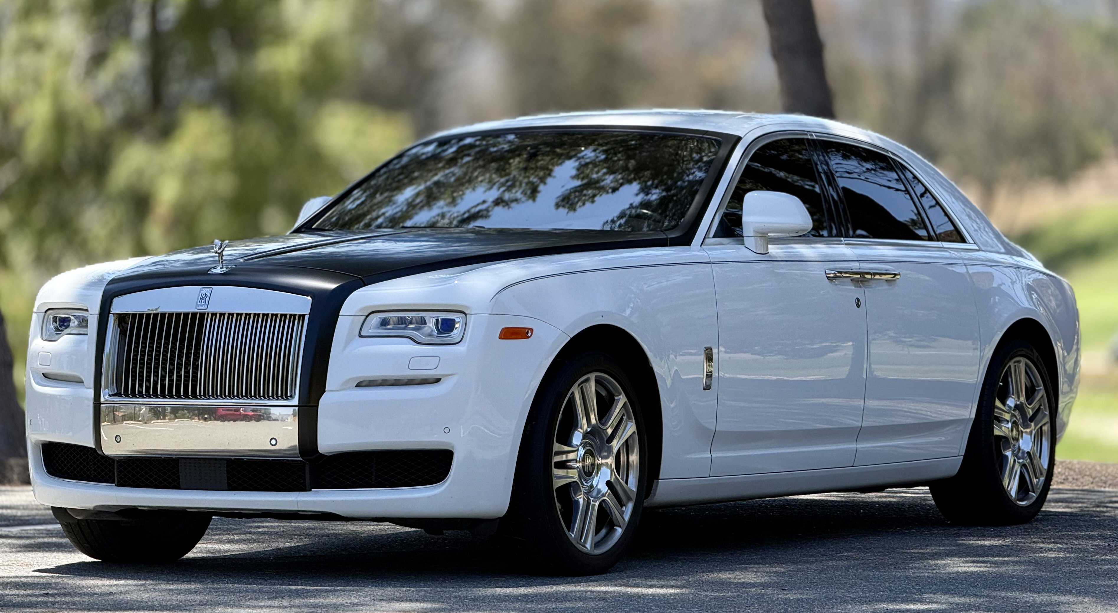 Used 2016 Rolls-Royce Ghost RWD image 3