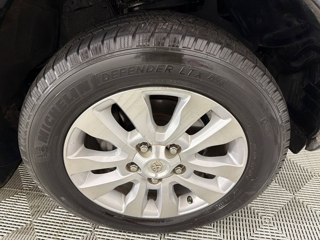 Used 2017 Toyota Sequoia Platinum image 14