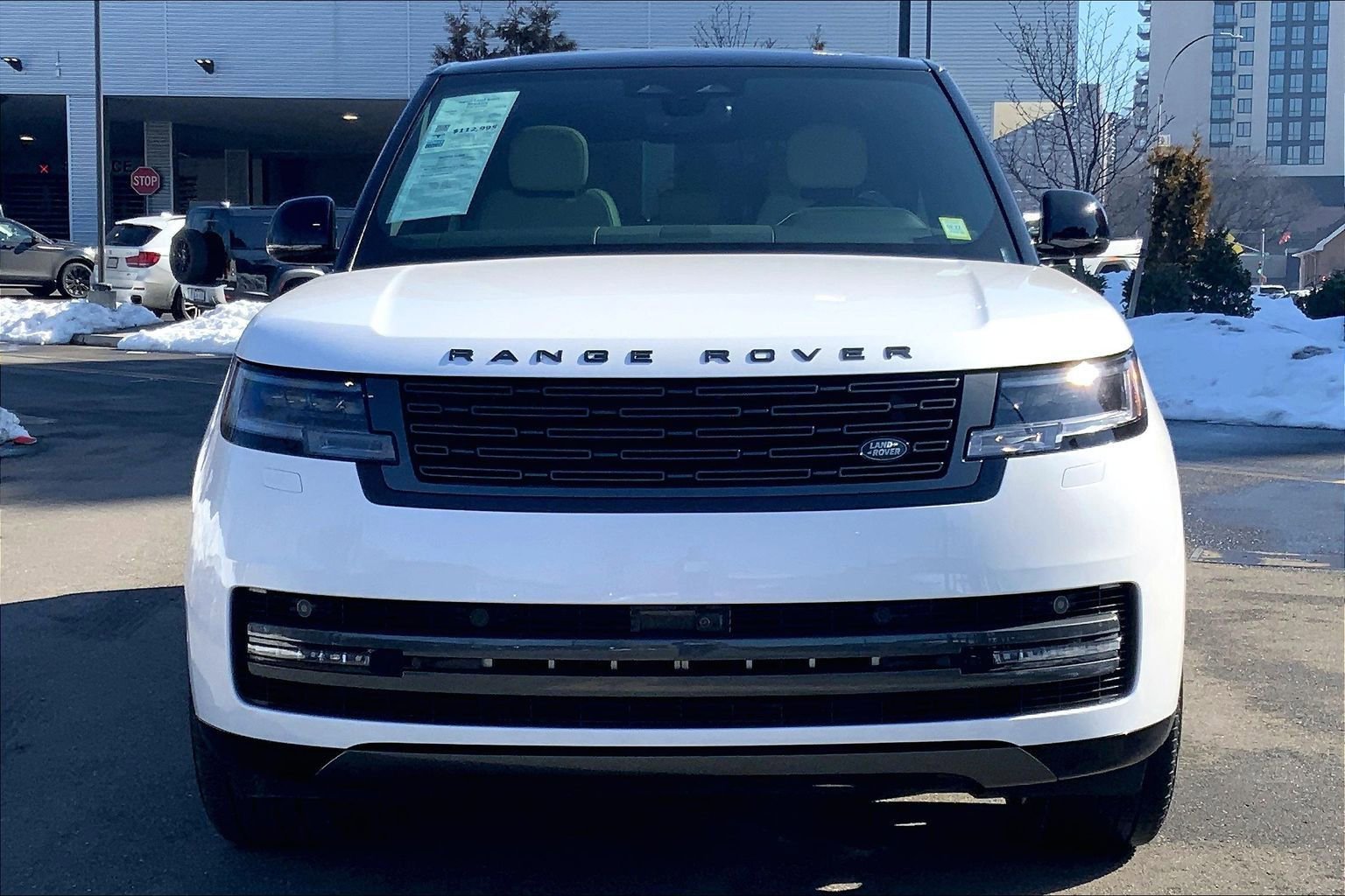 Used 2024 Land Rover Range Rover SE image 3