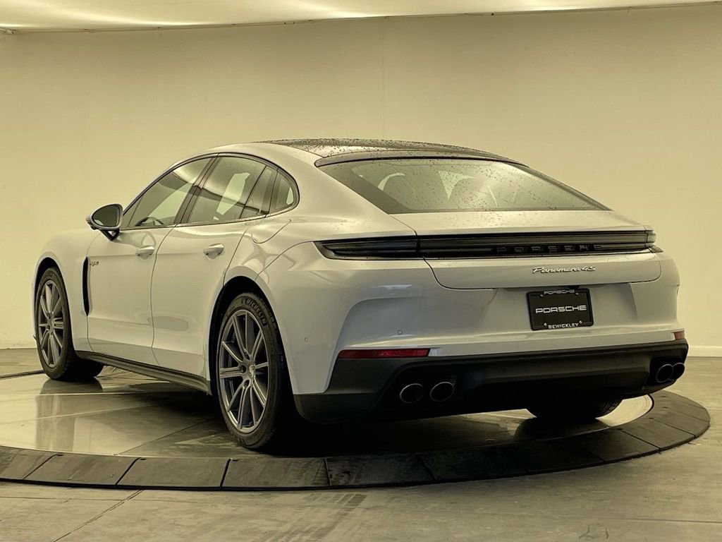 Certified 2025 Porsche Panamera 4S image 3
