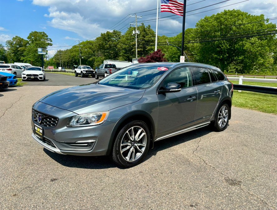 Used 2018 Volvo V60 T5 Cross Country w/ Convenience Package AWD/4WD image 1