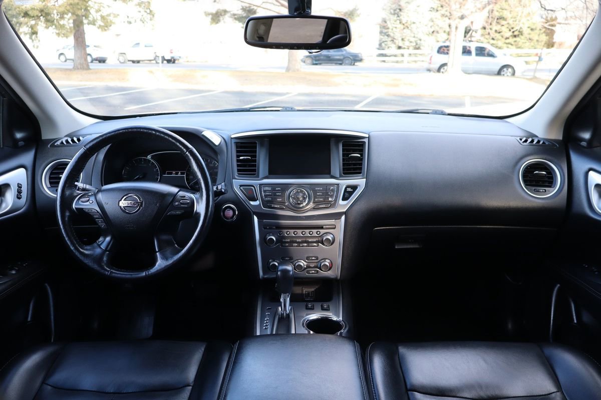 Used 2019 Nissan Pathfinder SL AWD/4WD image 16