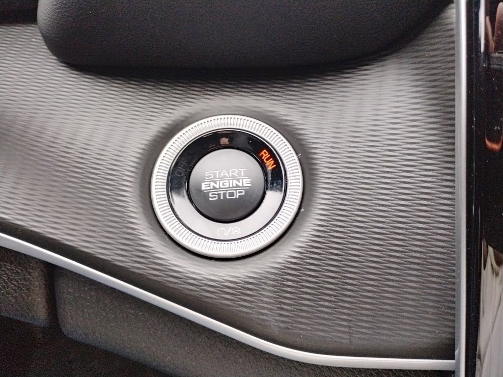 New 2025 Jeep Grand Cherokee Laredo X w/ Trailer Tow Package image 34