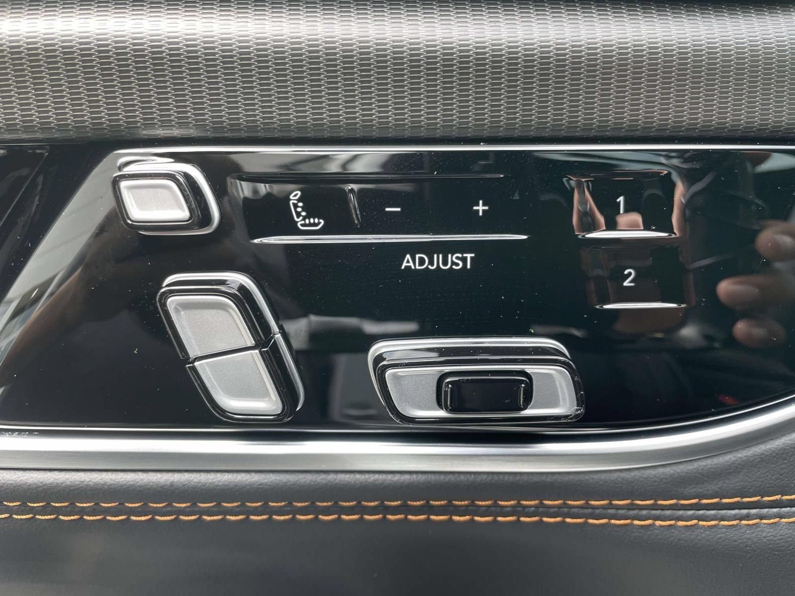 New 2026 Jeep Grand Wagoneer L Summit AWD/4WD image 17