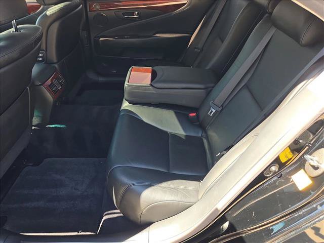 Used 2010 Lexus LS 460 L w/ Luxury Pkg RWD image 19