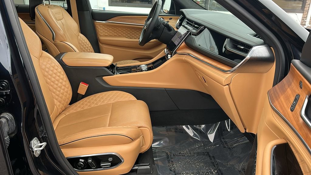 Used 2024 Jeep Grand Cherokee L Summit image 38