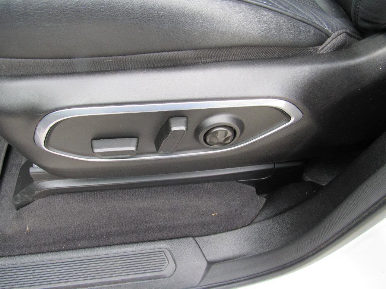 Used 2024 Jeep Wagoneer Series III AWD/4WD image 18