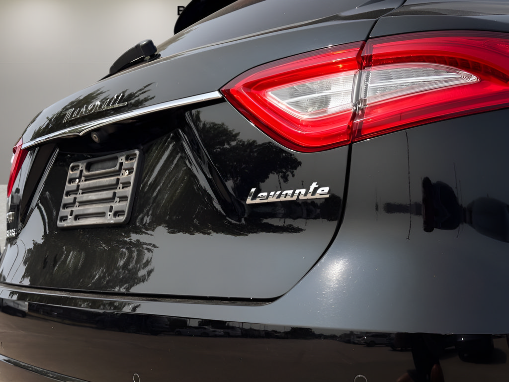 Used 2020 Maserati Levante S AWD/4WD image 25