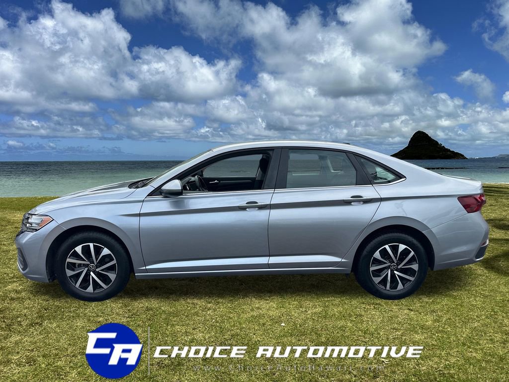 Used 2024 Volkswagen Jetta S image 3