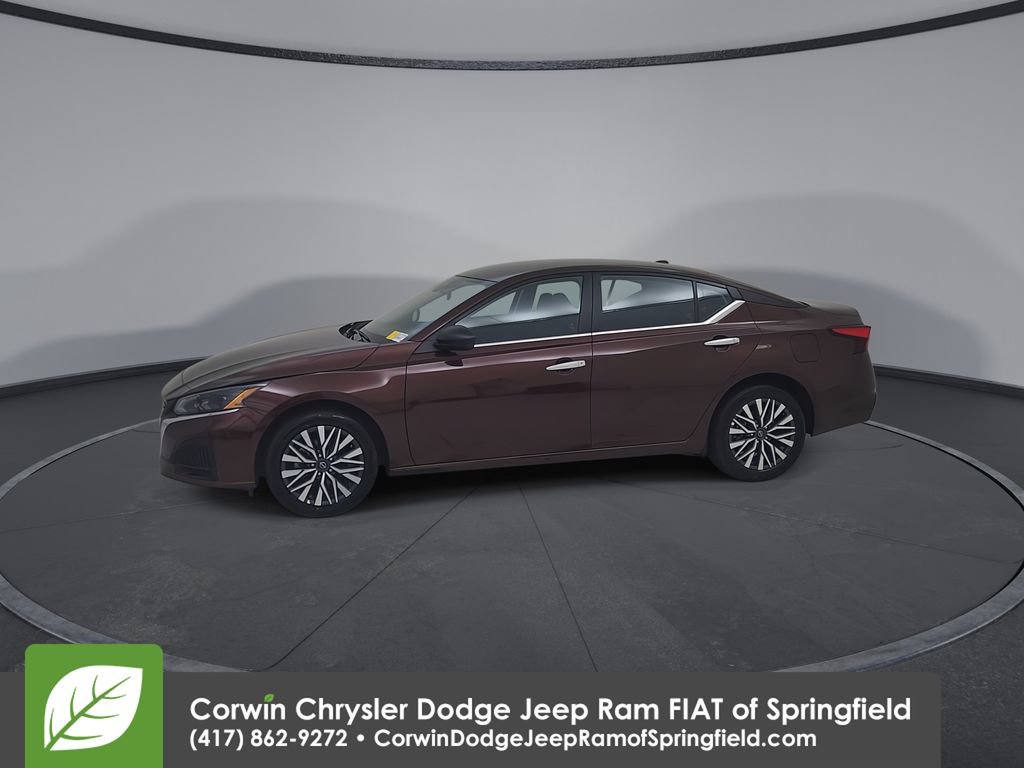 Used 2025 Nissan Altima 2.5 SV AWD/4WD image 8
