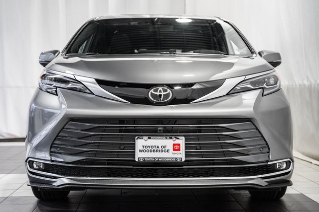 New 2026 Toyota Sienna Platinum AWD/4WD image 2