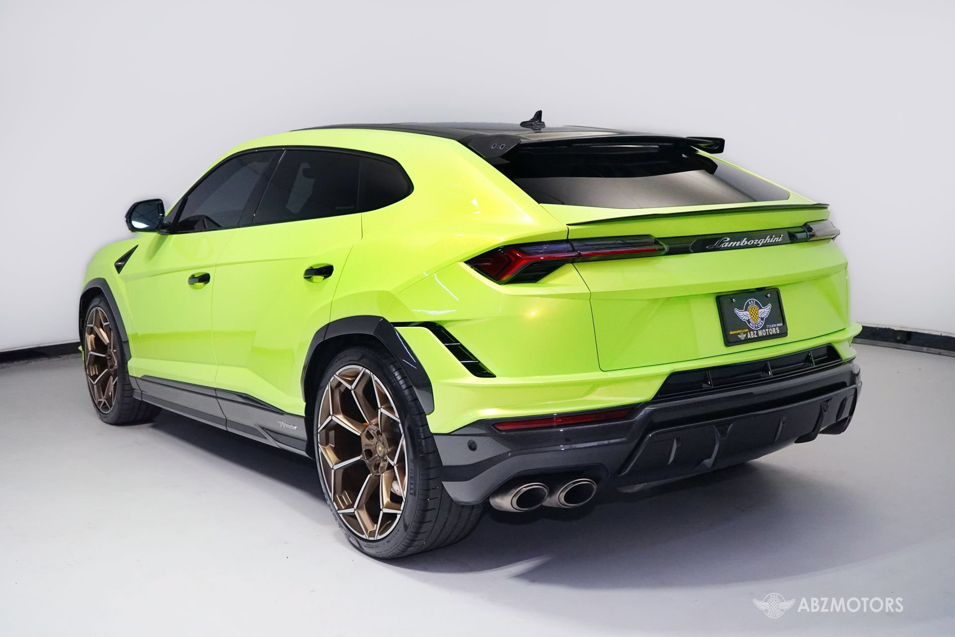 Used 2024 Lamborghini Urus Performante AWD/4WD image 7