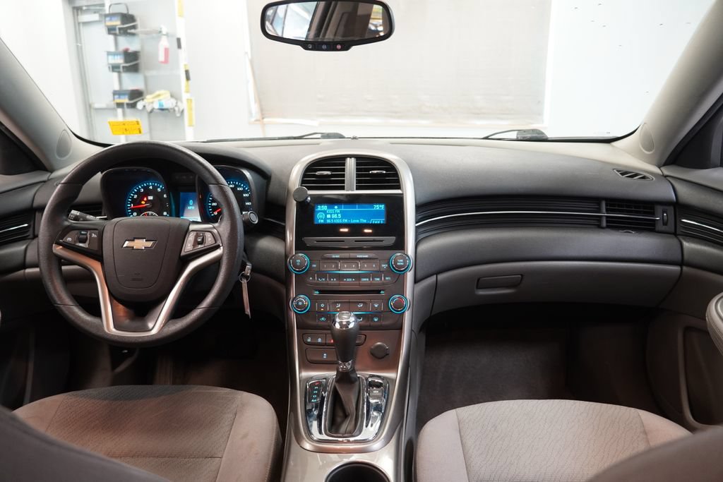 Used 2013 Chevrolet Malibu LS FWD image 18