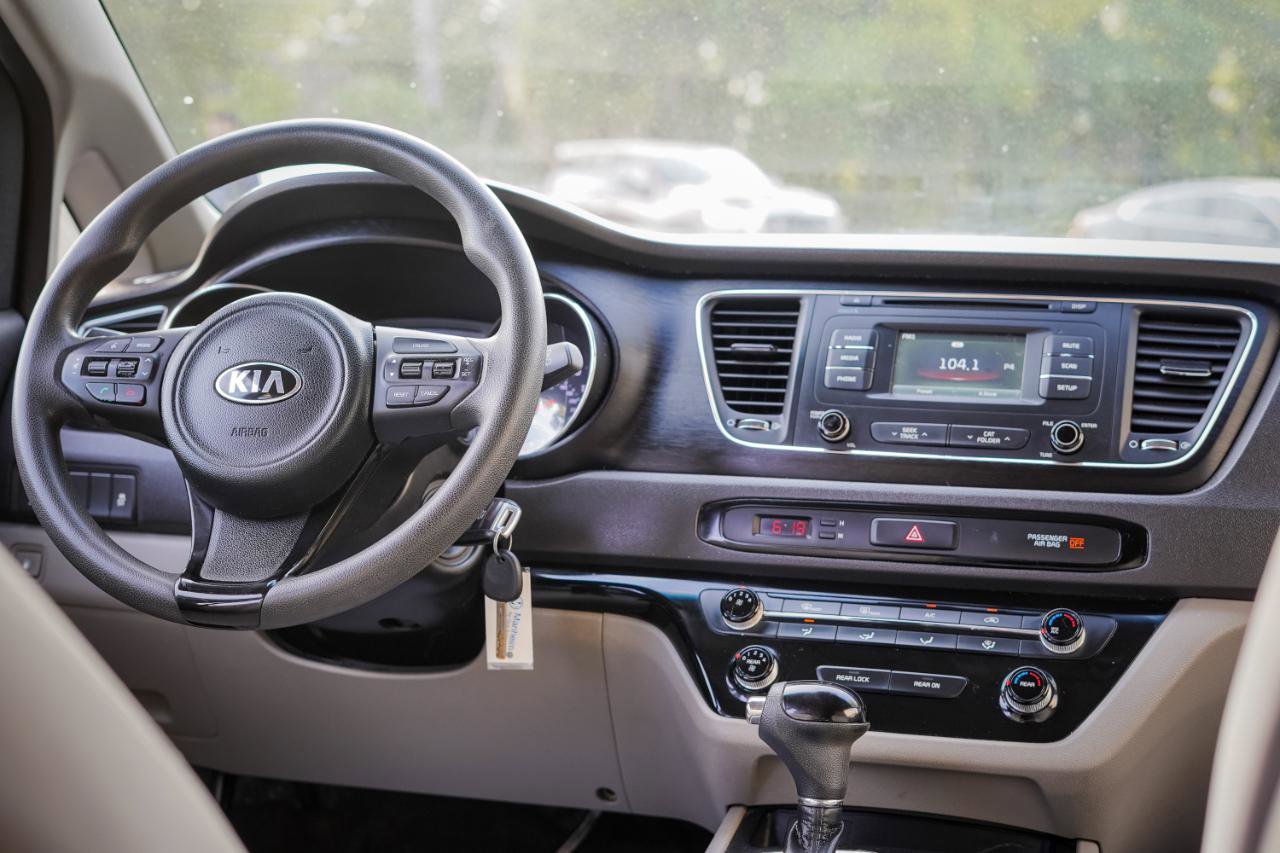 Used 2016 Kia Sedona LX FWD image 8
