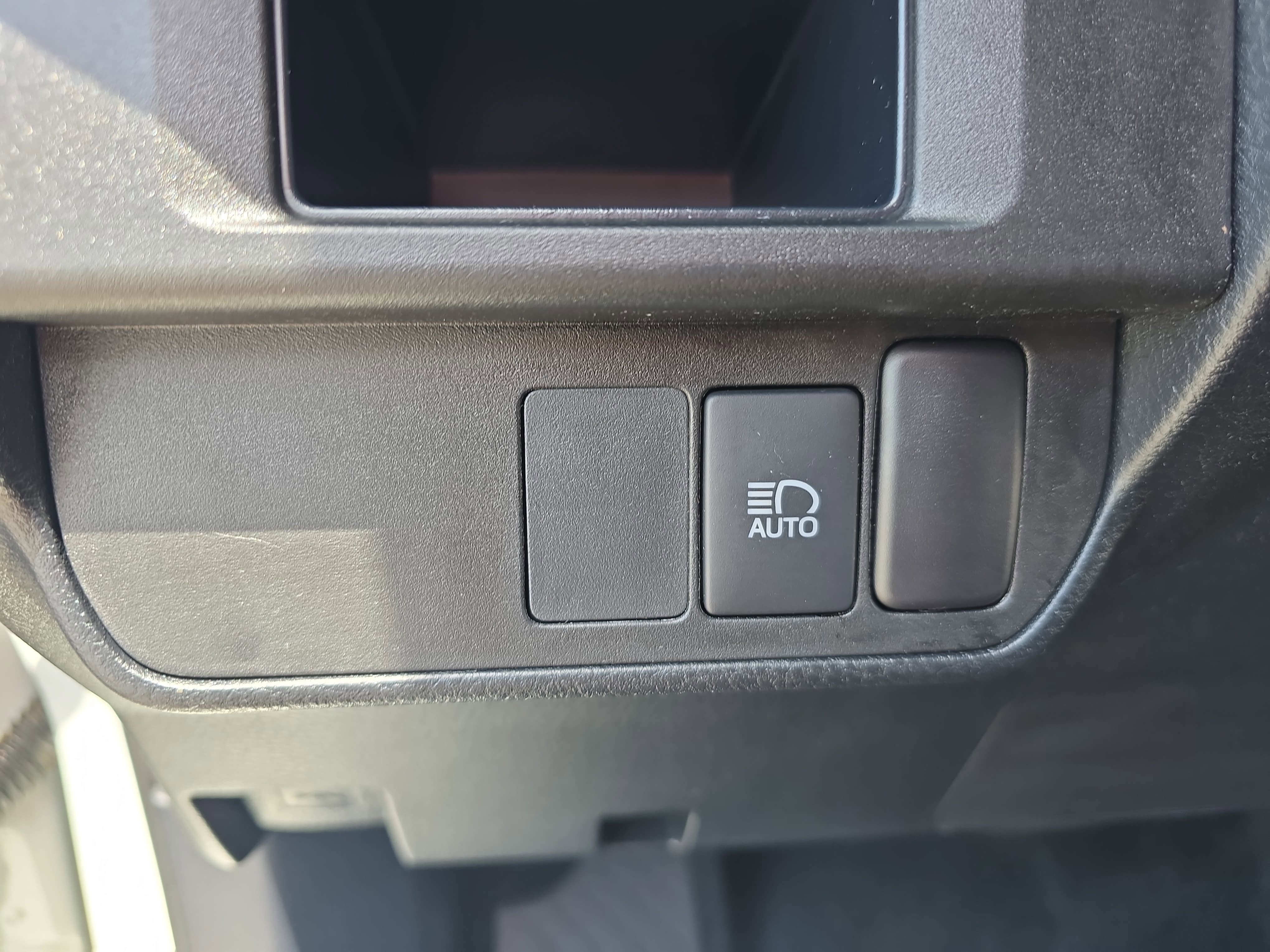 Used 2019 Toyota Tacoma SR w/ SX Package AWD/4WD image 25