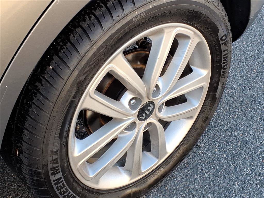 Used 2018 Kia Soul + image 11