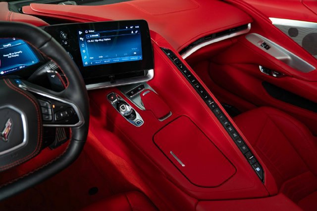 Used 2025 Chevrolet Corvette Stingray Premium Conv w/ Z51 Performance Package RWD image 19