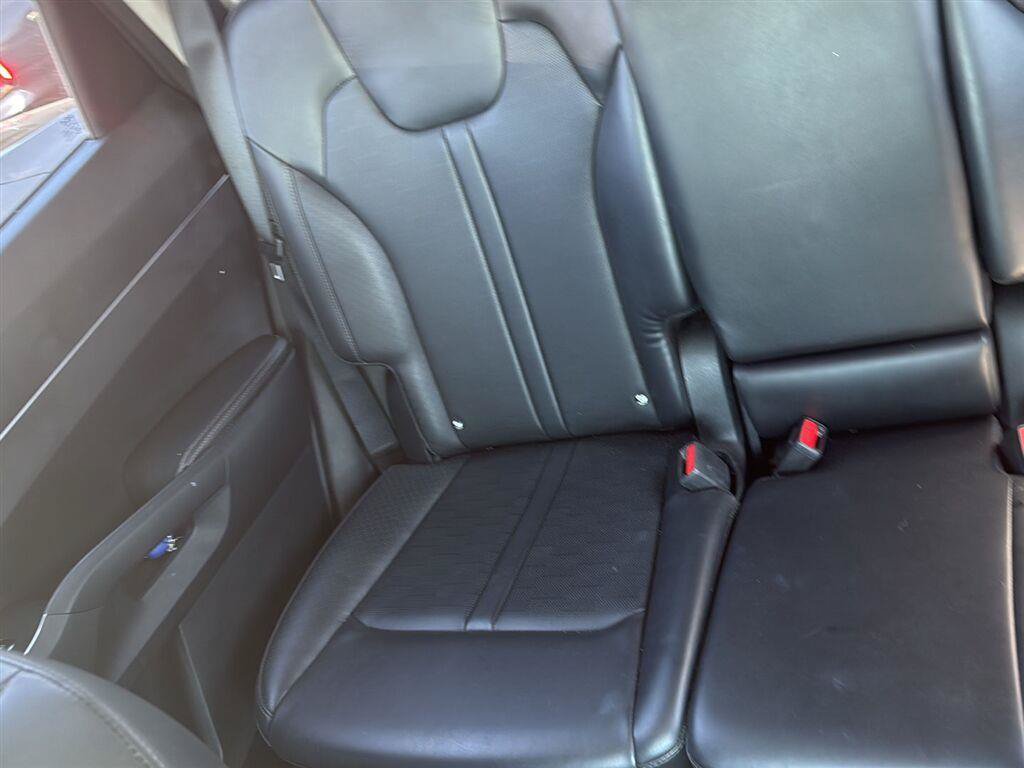 Used 2024 Kia Sorento S FWD image 17