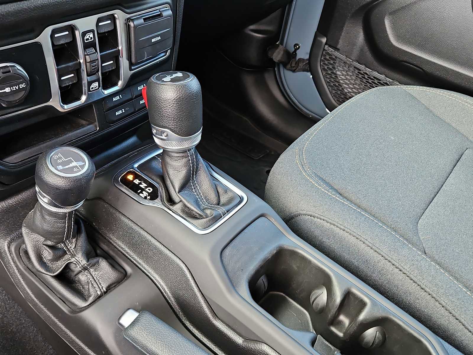 Used 2024 Jeep Wrangler Sport S image 20