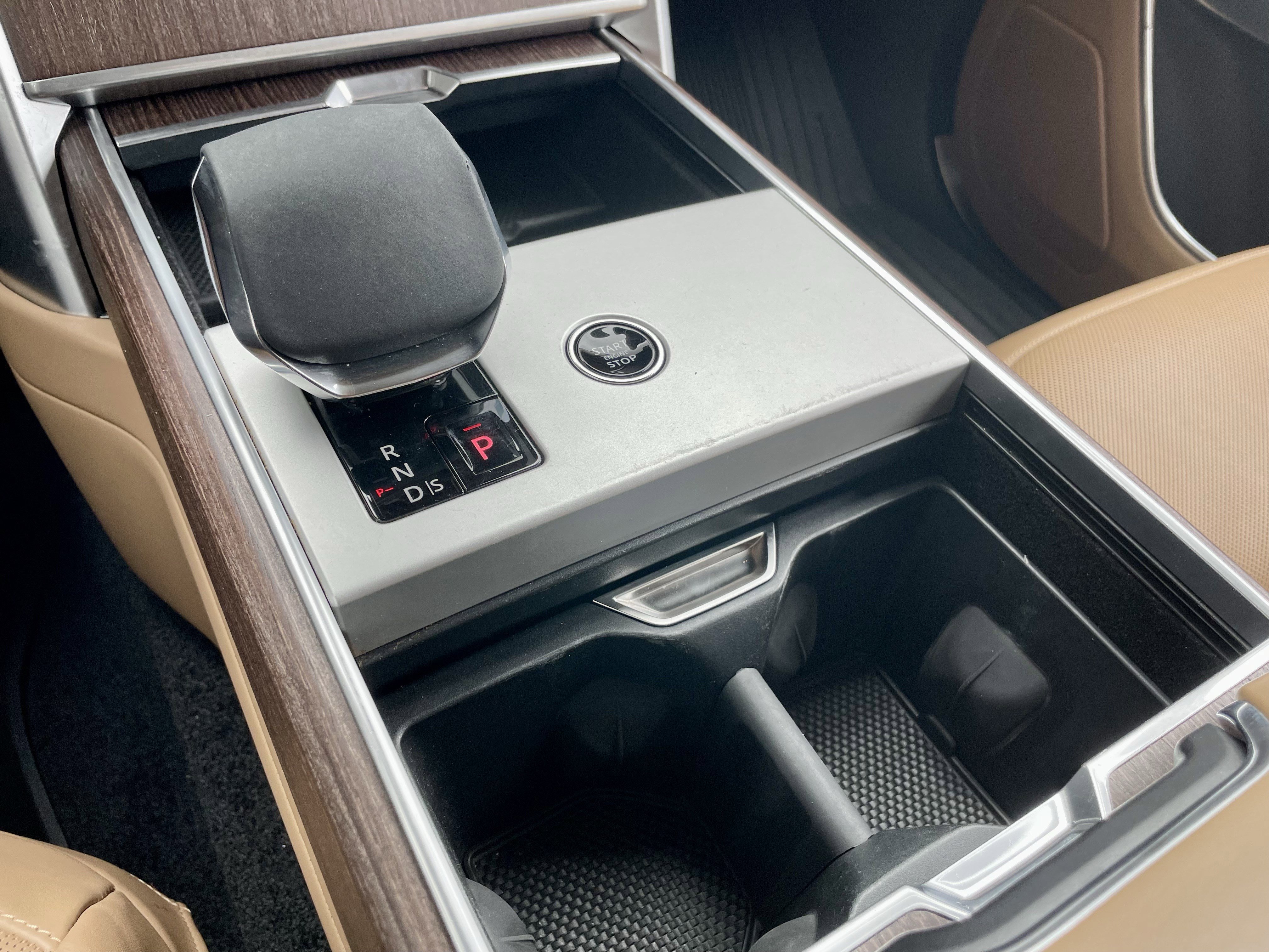 Certified 2024 Land Rover Range Rover SE image 20