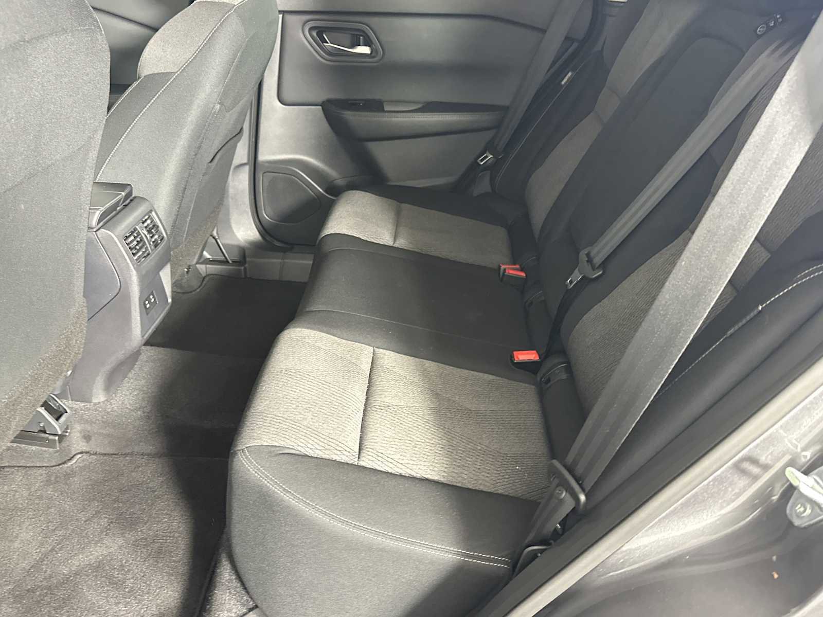 Used 2025 Nissan Rogue SV FWD image 23