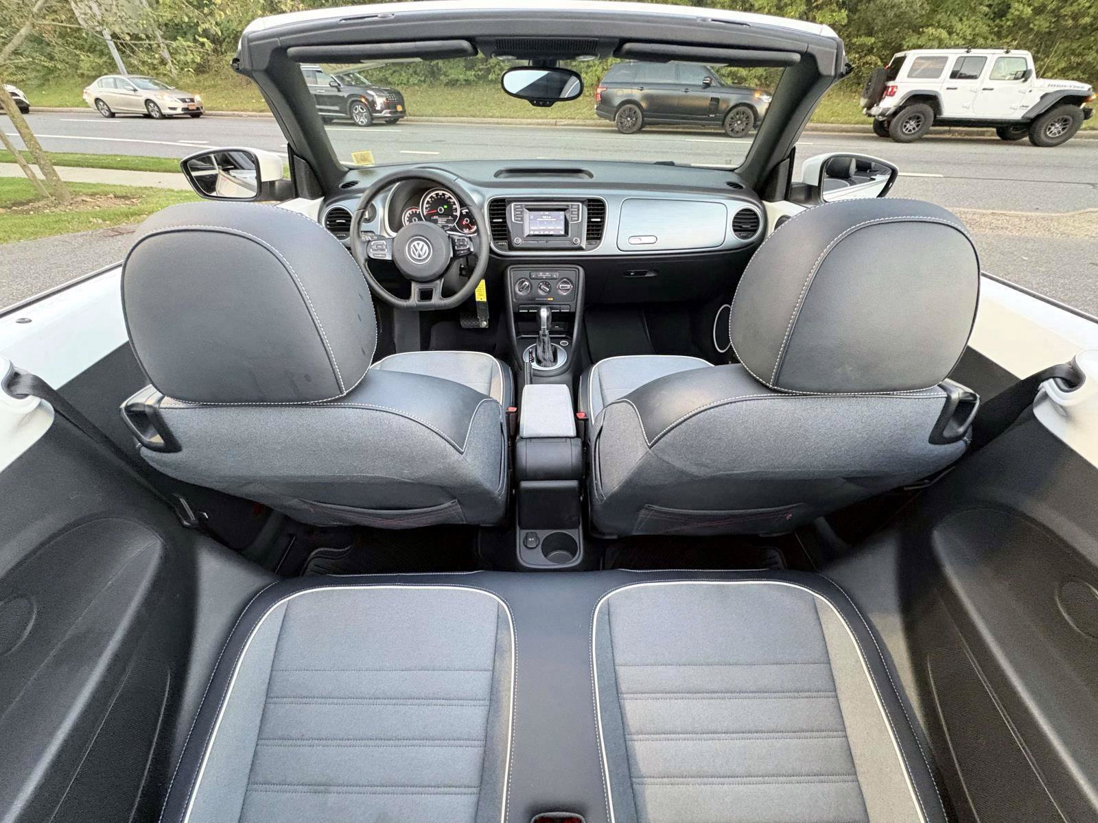 Used 2016 Volkswagen Beetle 1.8T Denim FWD image 28