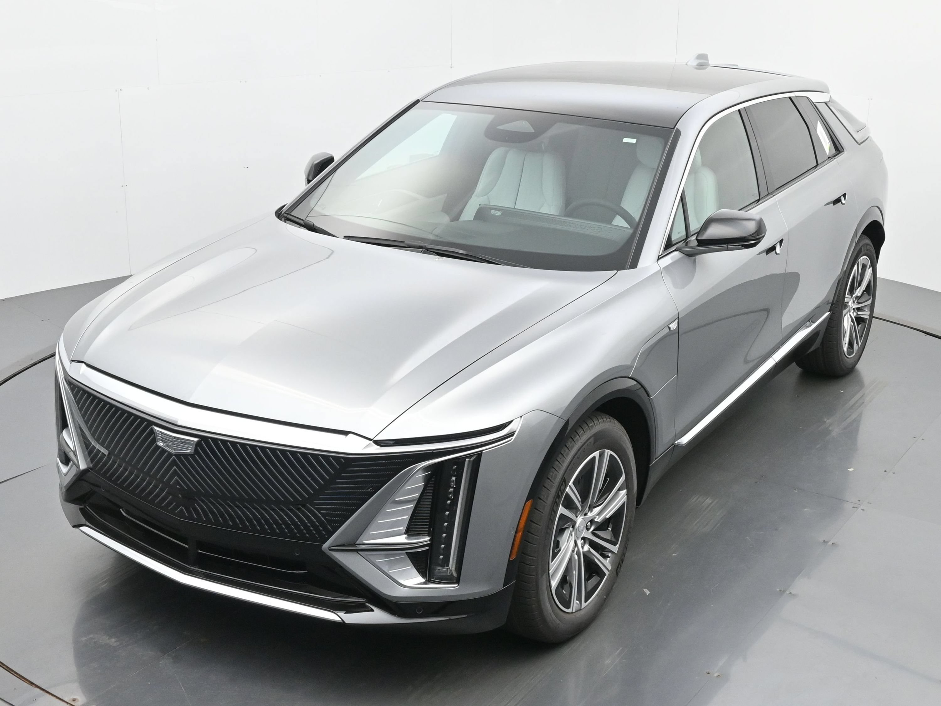 New 2026 Cadillac Lyriq Luxury w/ LPO, Floor Liner Package AWD/4WD image 23