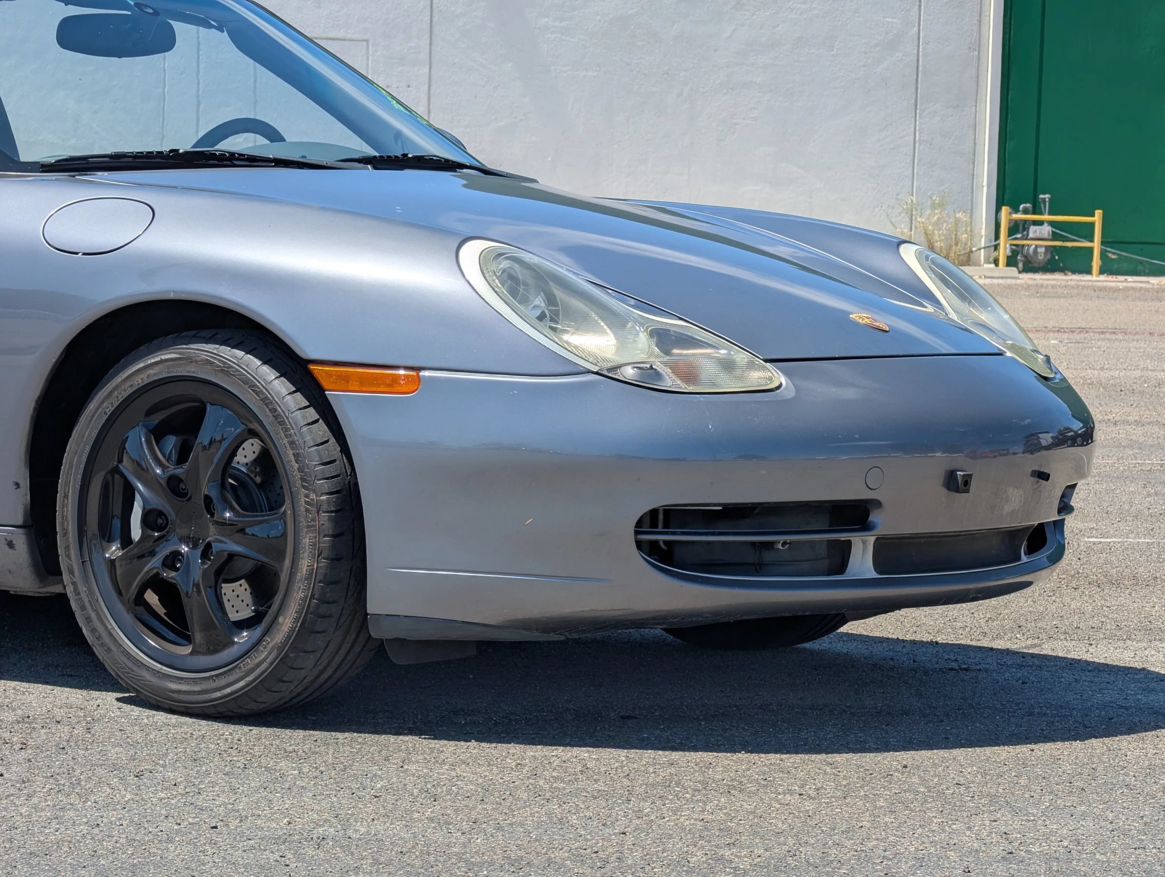Used 2001 Porsche 911 Carrera 4 AWD/4WD image 2
