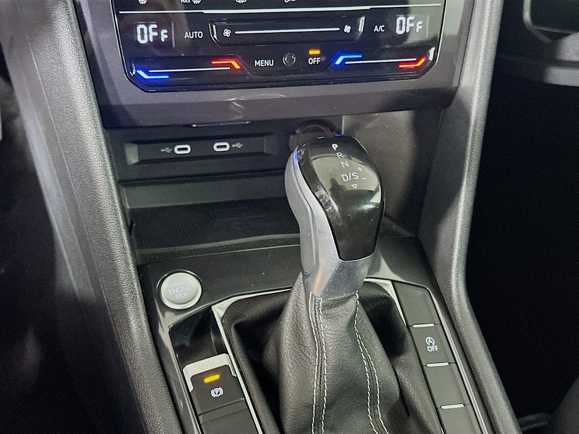 Used 2024 Volkswagen Tiguan SE image 24