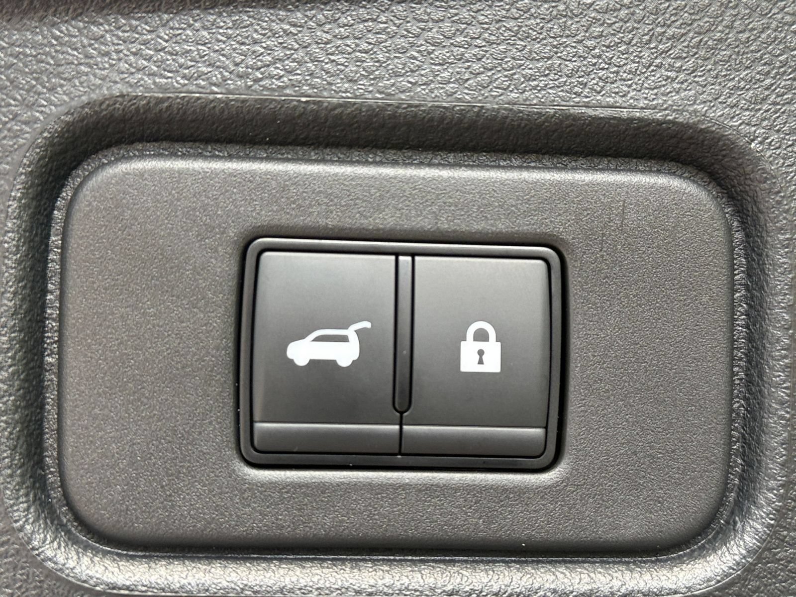 Used 2026 Nissan Pathfinder SL FWD image 21