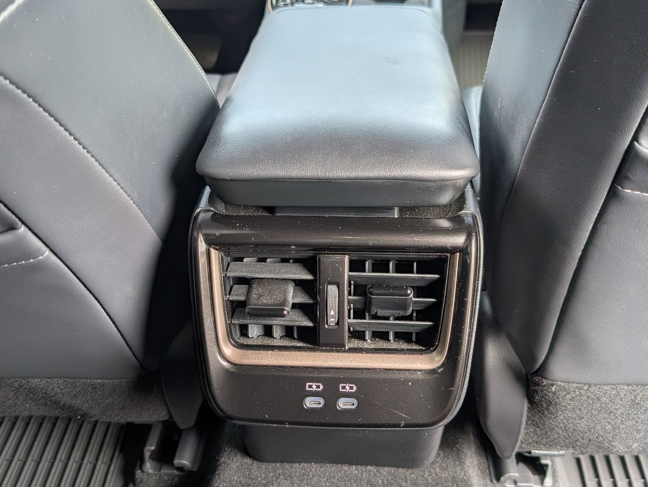 Used 2025 Toyota Crown Signia AWD/4WD image 7