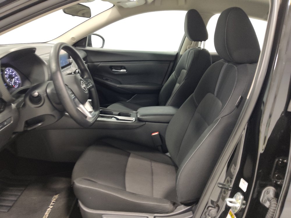 Used 2025 Nissan Sentra SV w/ Trunk Package FWD image 17