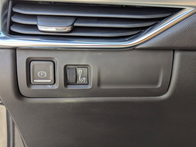 Used 2021 Cadillac XT4 Premium Luxury FWD image 28