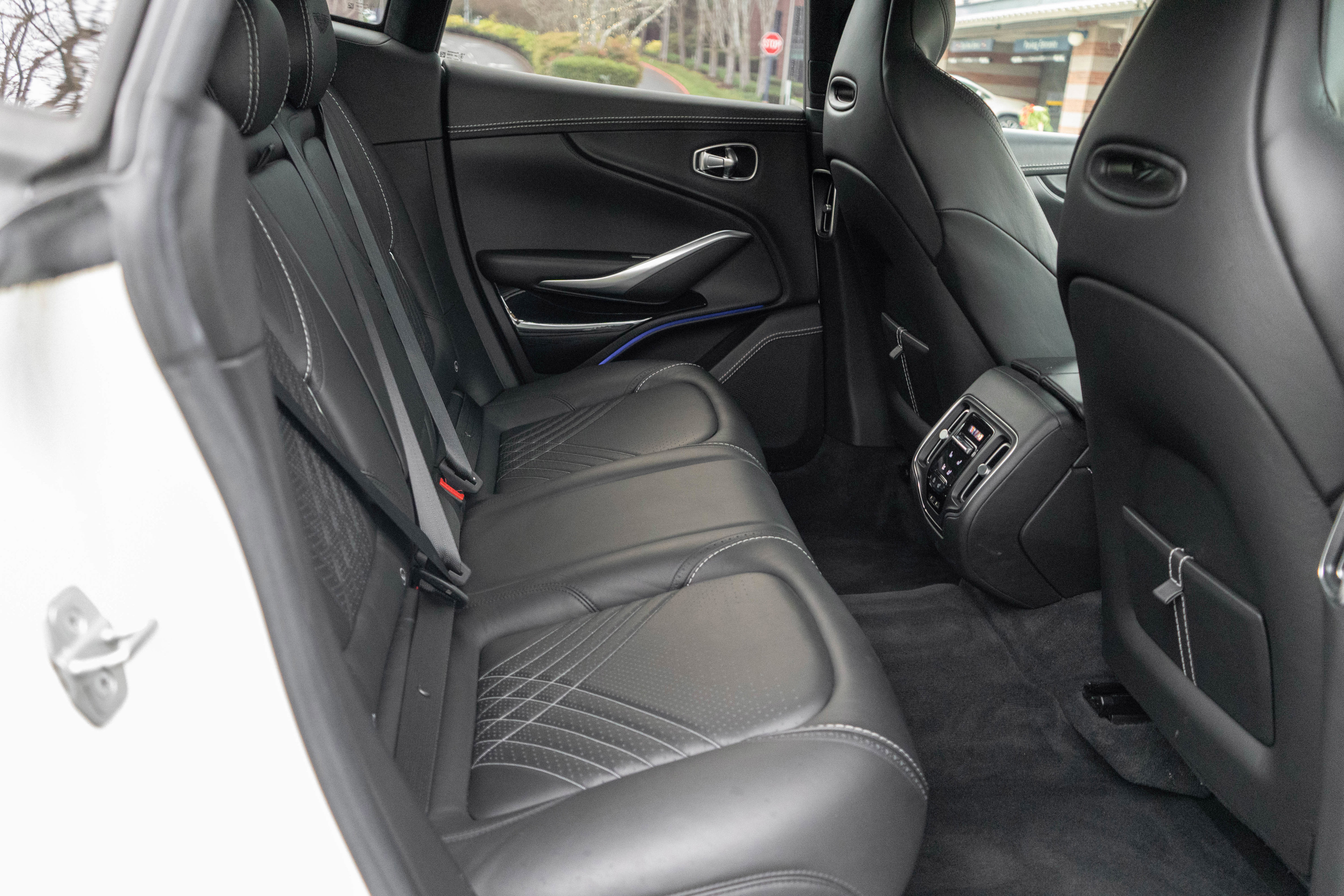 Used 2021 Aston Martin DBX image 34