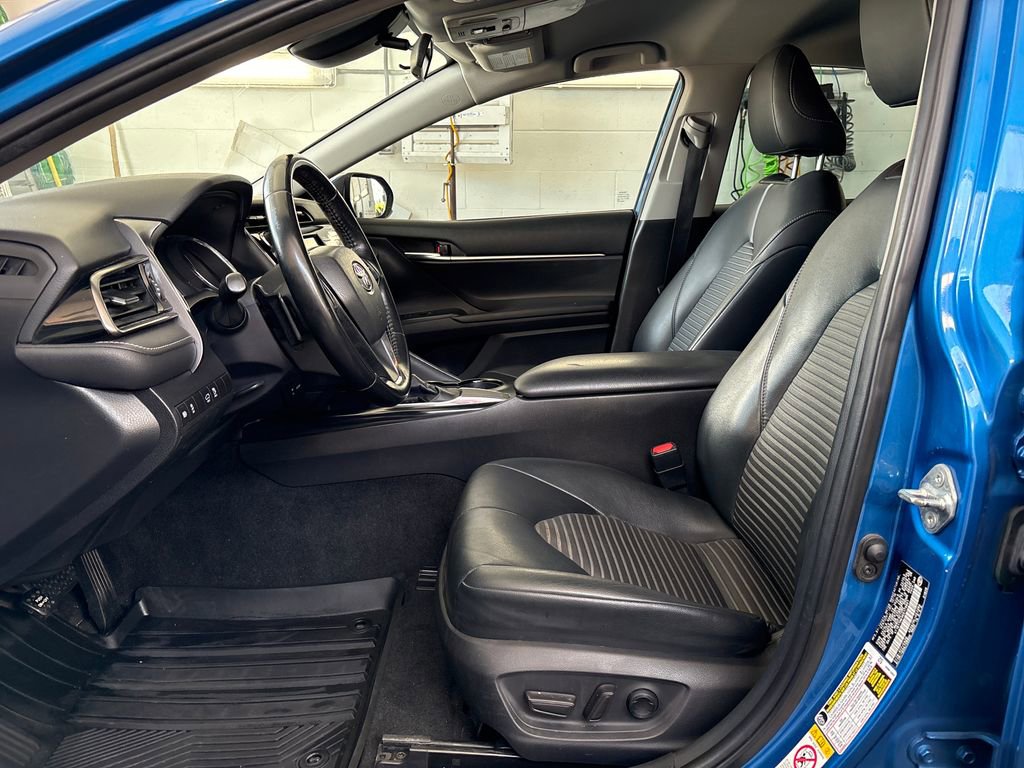 Used 2019 Toyota Camry SE FWD image 14