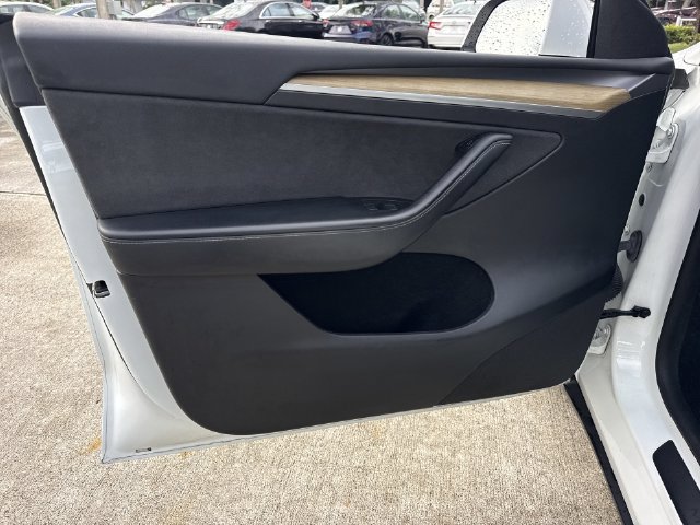 Used 2023 Tesla Model Y Long Range AWD/4WD image 13
