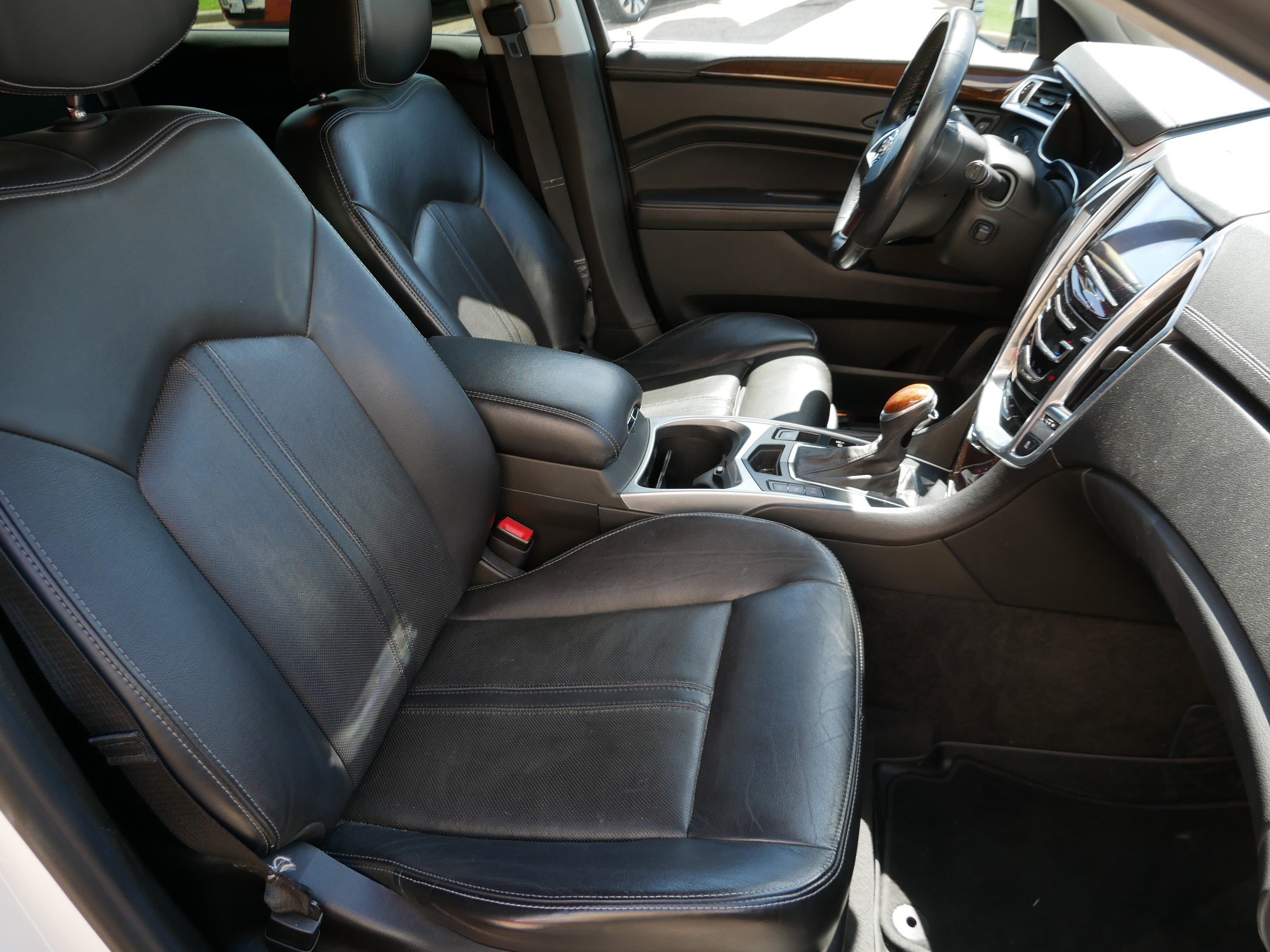 Used 2013 Cadillac SRX Luxury w/ Driver Awareness Package AWD/4WD image 23