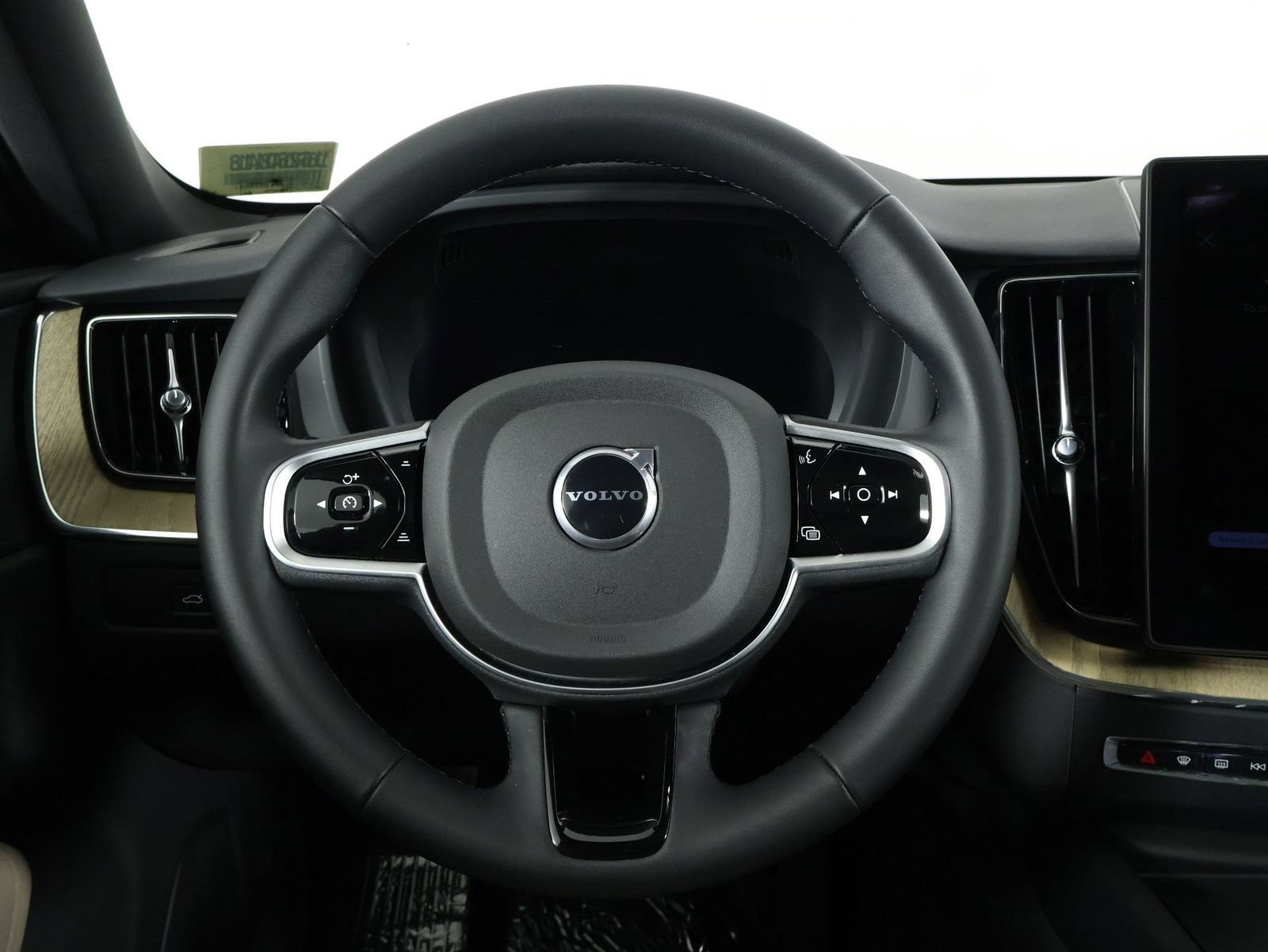 Certified 2026 Volvo XC60 B5 Plus w/ Protection Package Premier AWD/4WD image 8