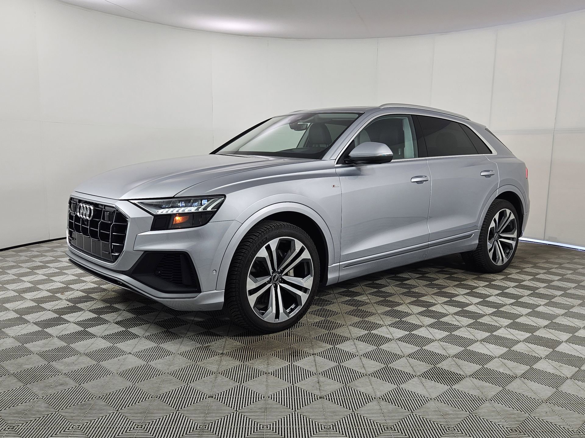 Used 2021 Audi Q8 Prestige AWD/4WD image 3