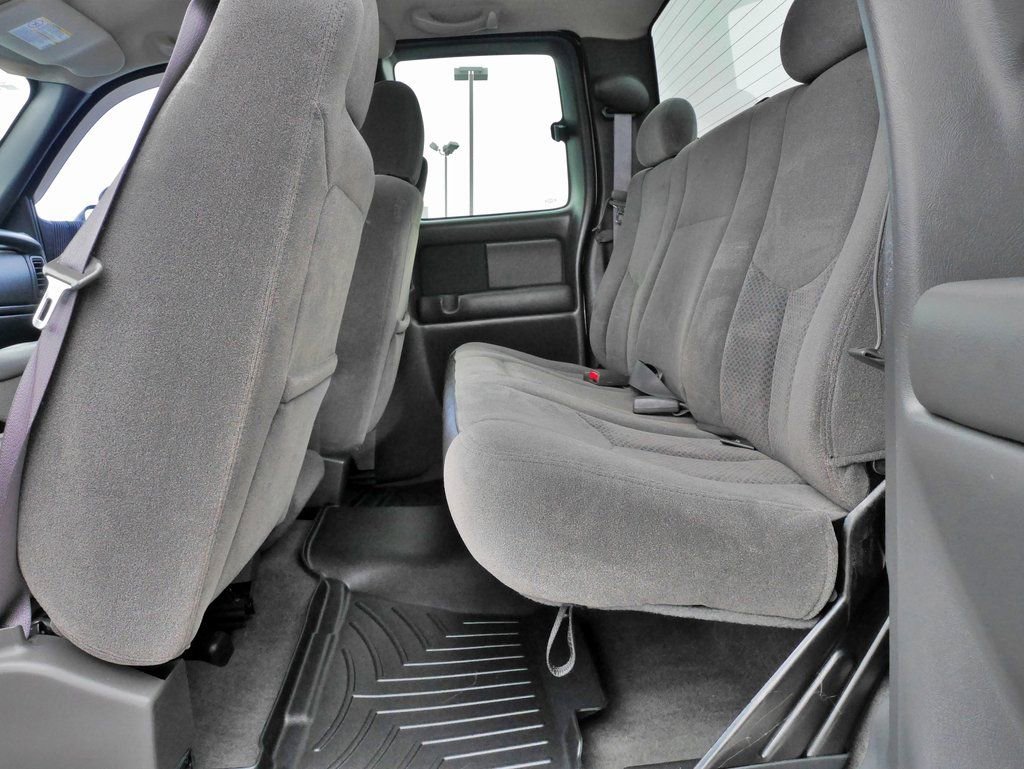 Used 2004 Chevrolet Silverado 2500 LS w/ Heavy-Duty Power Package image 17