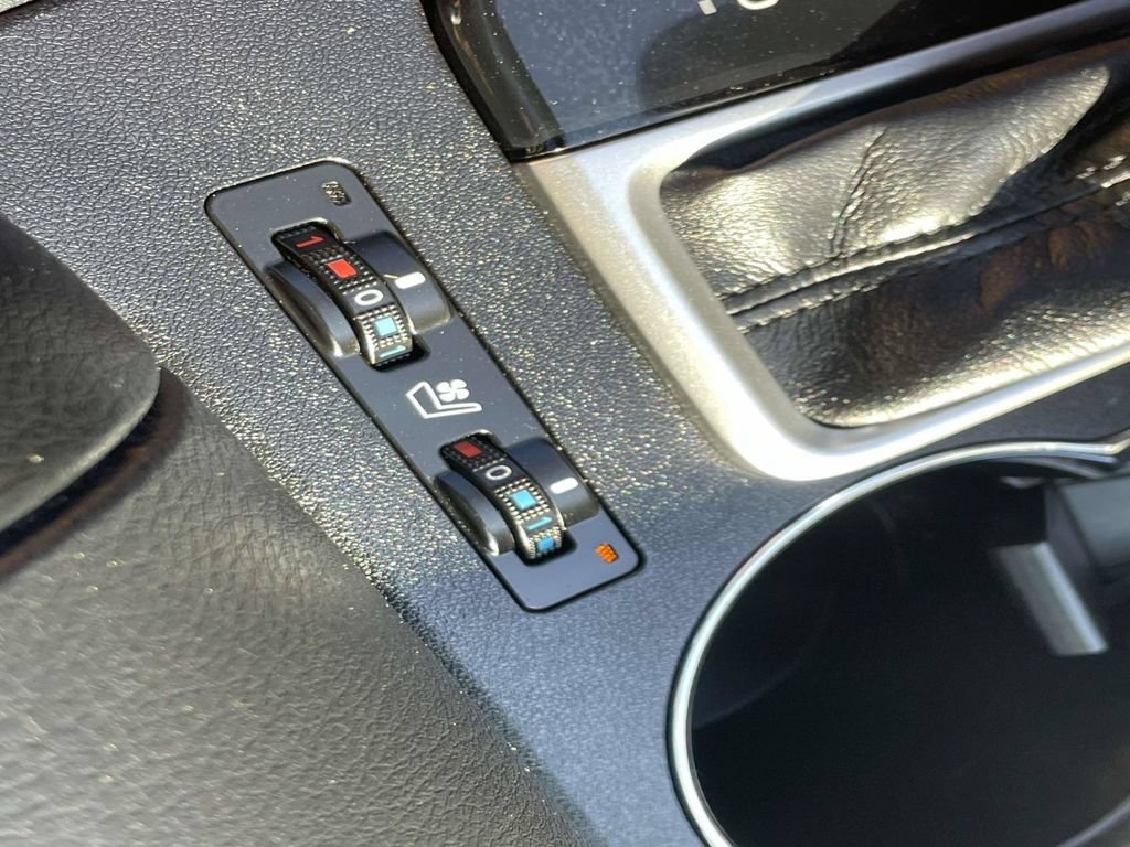 Used 2017 Toyota Highlander Limited FWD image 45