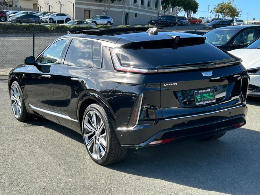 Used 2024 Cadillac Lyriq Luxury w/ LPO, Floor Liner Package image 7