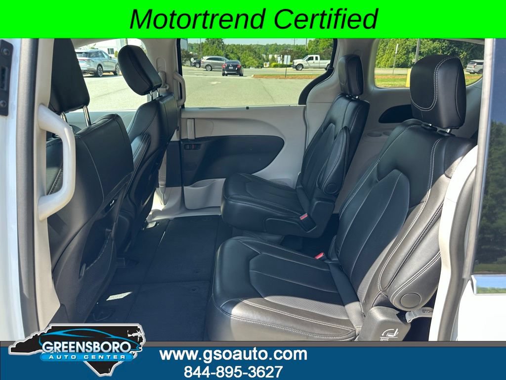 Used 2024 Chrysler Pacifica Touring-L FWD image 21